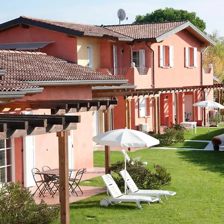 Locazione Turistica La Corte *